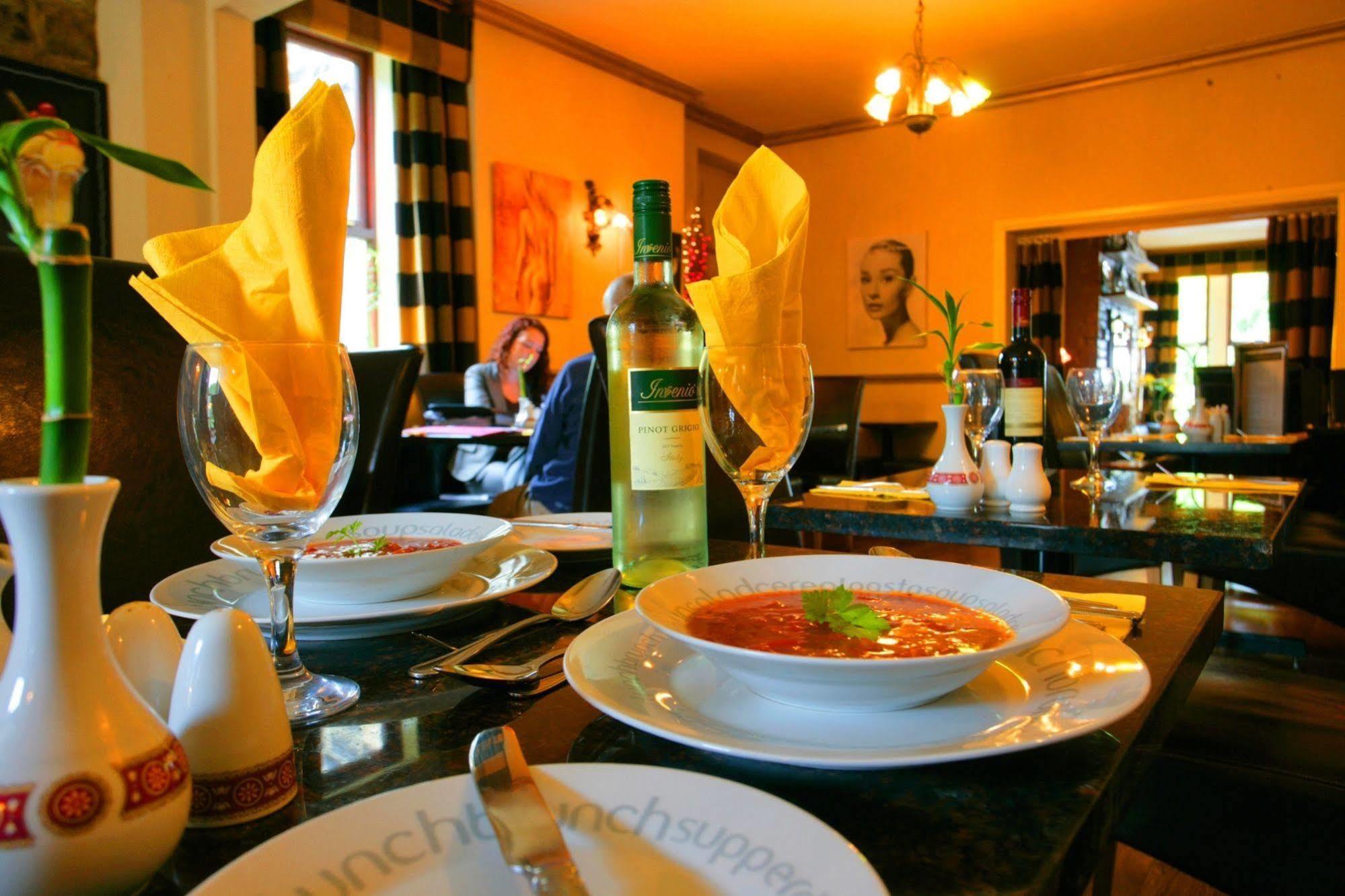 Ilkley Riverside Hotel מראה חיצוני תמונה